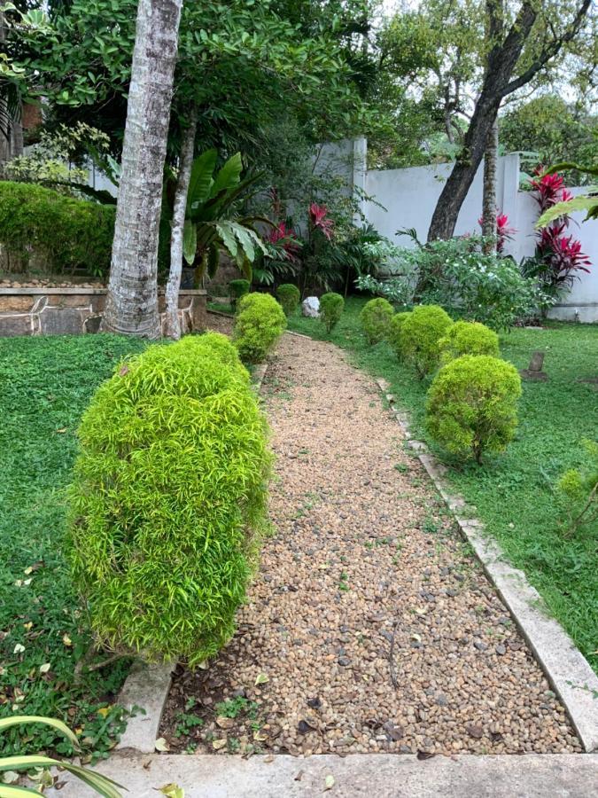 Lali Villa & Fruit Garden Galle Buitenkant foto